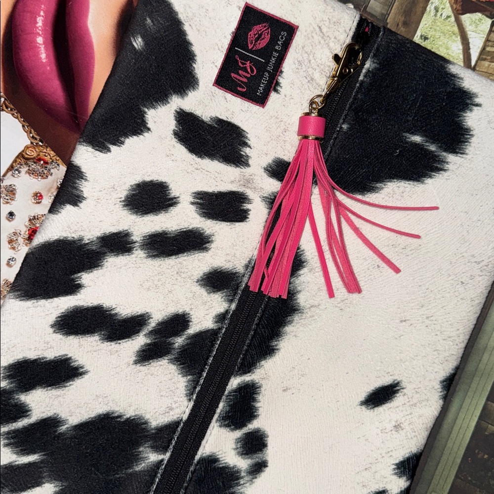 🖤 ◻️ 🖤• 🫦 Makeup Junkie Bags x Giddy on Up Vibes 🫦